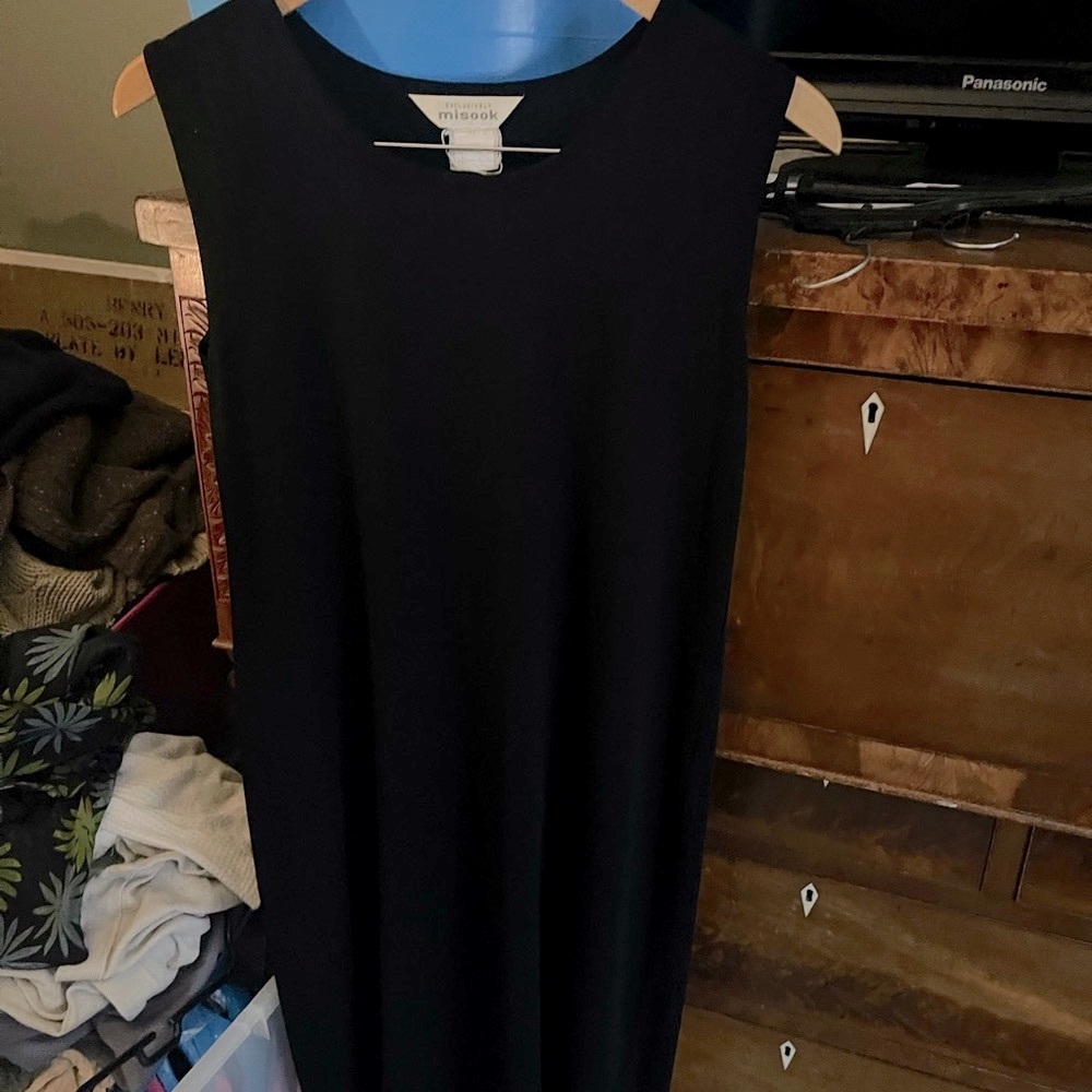 Exclusively Misook Black Sleeveless Sheath Knit Dress